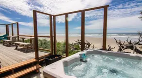 Ocean Front Home on Sandy Beach! Dog Friendly! Hot Tub! - Image 3