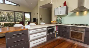 Tura Beachhouse in Dolphin Cove - Image 5