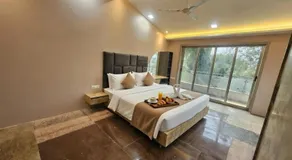 4BHK AC Luxury Seven Hills Villa With Garden , BBQ , CARROM , TENNIS TABLE , Near Lonavala - 10 minutes From Imagica & Wet n Joy - Image 2