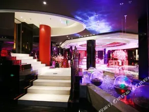 New Paris Hotel - Image 5