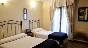 Hostal Alcántara - Image 2