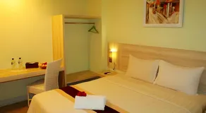 Sky Hotel Jogja - Image 5