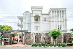 Urbanview Hotel Trisna Tulungagung - Image 5