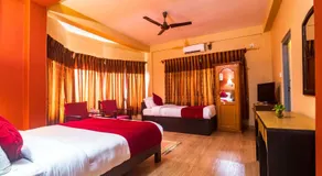 Hotel Silver Oaks Inn - Image 2