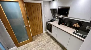 The Tower, 1 bed 1850's Tiny House - Image 3