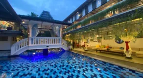 Raintree Boutique Villa & Gallery - Image 3