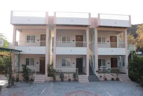 Hotel Kalptaru Villas - Image 4