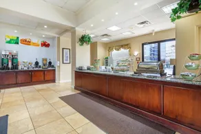 Suburban Studios Tysons Corner - Image 4