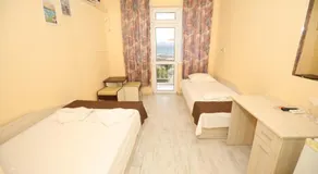Family Hotel White House - Image 2
