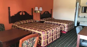 Deluxe Inn - Image 5