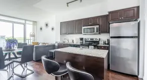 Bright 1 Bedroom & Den Condo Downtown Toronto - Image 2