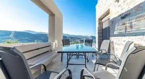 Modern Private Villa with Infinity Pool - Image 4