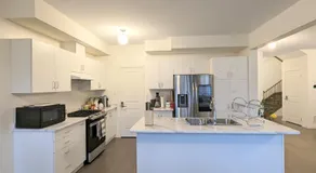 PARADISE VILLa Bowmanville - Image 3
