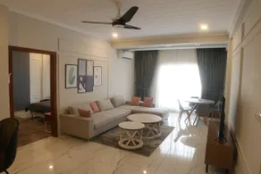 Lovely 1 Bed Deluxe Serviced Apartment - Image 3