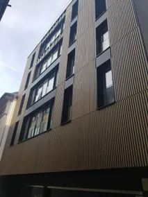 Trendy New & Large 3 Beds, 90m2 in City Center - Image 3