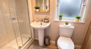 M&B Holiday Home 2025 Cozy Beach side Caravan 4 Beds, 3 Sofa Bed, 7 Sleep, Wifi, Tea and Coffee, Free Parking - Image 2