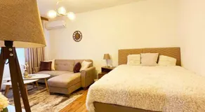 Central Apartment near the Park - Image 2