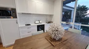 Wake up to the ocean at LegaSea - Image 4