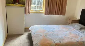 E Convenient, livable, and close to commercial districts近商圈电车大学便利别墅大床房 - Image 5