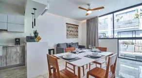 Luxury 2 Story Penthouse with Private Pool, Gym & Rooftop - Image 2