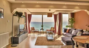 Peaceful Retreat with Beautiful Sea Views - Image 2