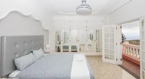 4BR Chalet El Romero-Private Pool, BBQ & Chill - Image 2