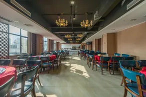Gus Layton International Hotel - Image 4