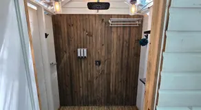 The Stabbin Cabin on Grant Island, Brantingham Lake - HotTub, Boat, Pet Friendly - Image 4