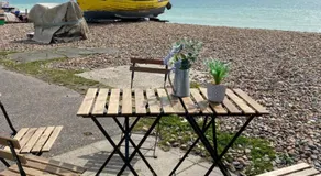 Beach 180: Strandnahes Apartment, Meerblick & privater Parkplatz - Image 2