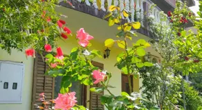 Sunny Villa Apartments - Image 5