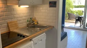La Mer et la Plage au bout du parc Appartement 4 couchages avec jardin - Image 4