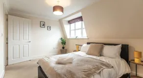 12 Bradford Old Town Swindon, 2 Bedroom, Sleeps 5, Free Secure Parking, Wifi, Long Stay Disc - Image 2
