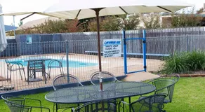 A Line Motel - Image 4