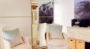 Independent studio room in private villa - Image 3