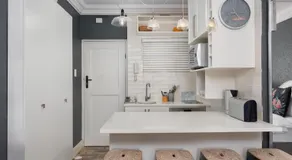 Studio 23 - Image 3