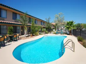 Catalina Inn - Image 3
