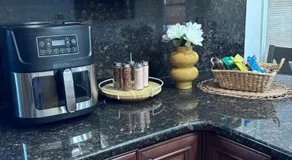Luxury 3 BedRoom Apartment with Private Entrance plus Free Parking - Image 3