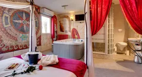 Chambre VENUS avec Jacuzzi privatif - Image 4