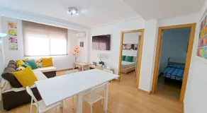Céntrico apartamento en Valencia próximo parada de metro Ángel Guimerà - Image 2