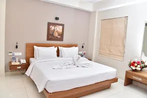 Navaratna Inn - A Luxury Hotel - Image 5