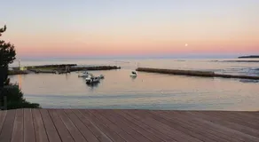 Wake up to the ocean at LegaSea - Image 5