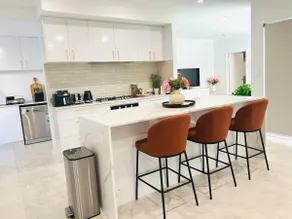 10’ to Airport & CBD/Brand New/Luxe Retreat Home - Image 4