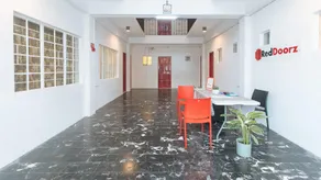 RedDoorz at VCloud Hills near De La Salle Dasmarinas Cavite - Image 2