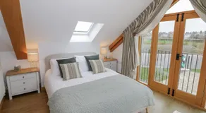 Cedar Barn - Image 2