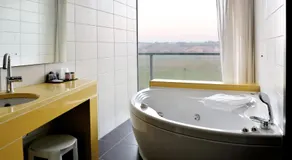 Klass Hotel - Image 4