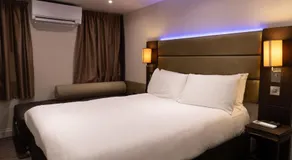 SHARNBROOK INN self contained guest unit Contractors Santa Pod - Image 2