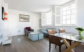 Chester Hotel - Image 2