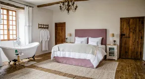 Les Manibelles Manor House Rental - Image 2