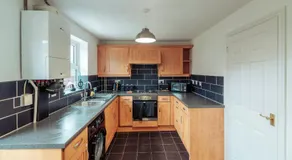 2 Bedroom Peaceful Home, Colchester - Image 3