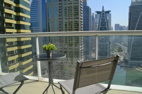 Delightful Lake View 1 Bedroom in JLT - Image 4